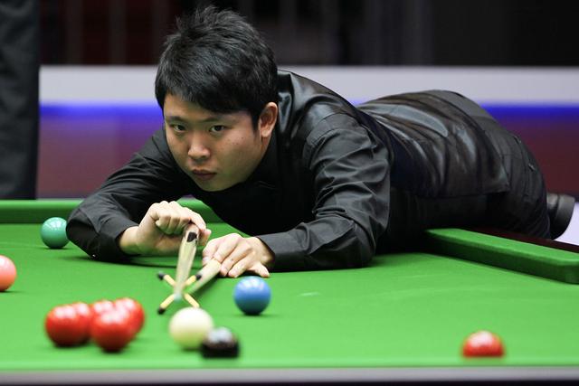 官方：本轮港超联赛延期进行，中国香港各代表队将臂缠黑纱出战（官方通报：港超本轮延赛，中国香港各代表队将佩戴黑纱臂章出战）