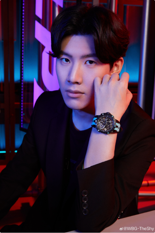 看到2个自 看到2个自